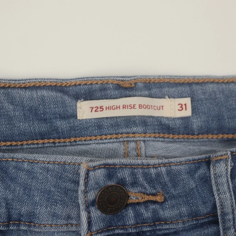 Levis levi 725